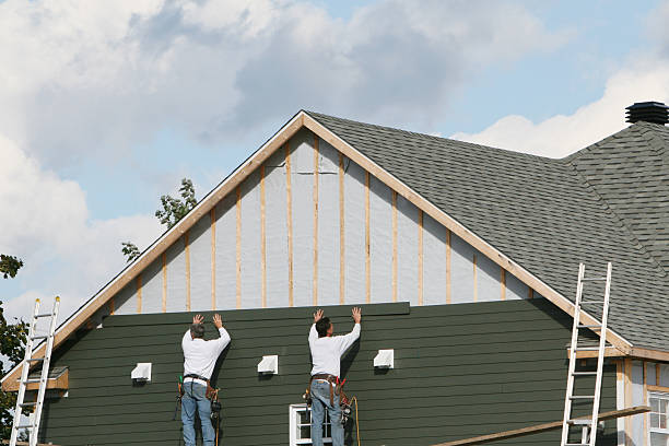 Professional Siding Contractor technician working in Barrington, NJ